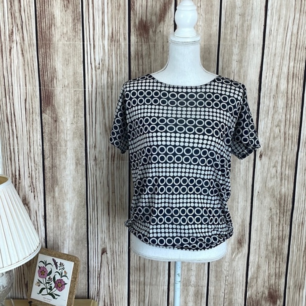Banana Republic Outback Red Sheer Circle Patterned Short Sleeve Navy/White Top S